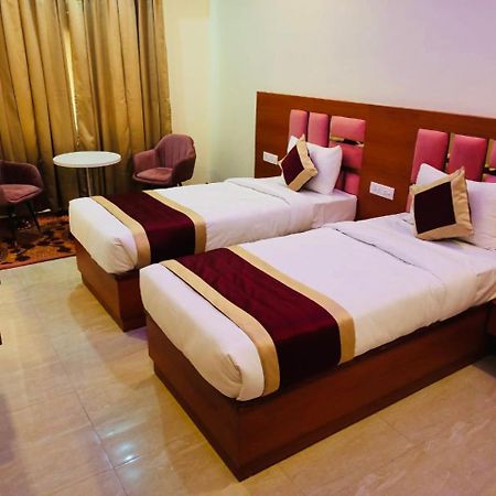 Kusum House Panzió Greater Noida Kültér fotó