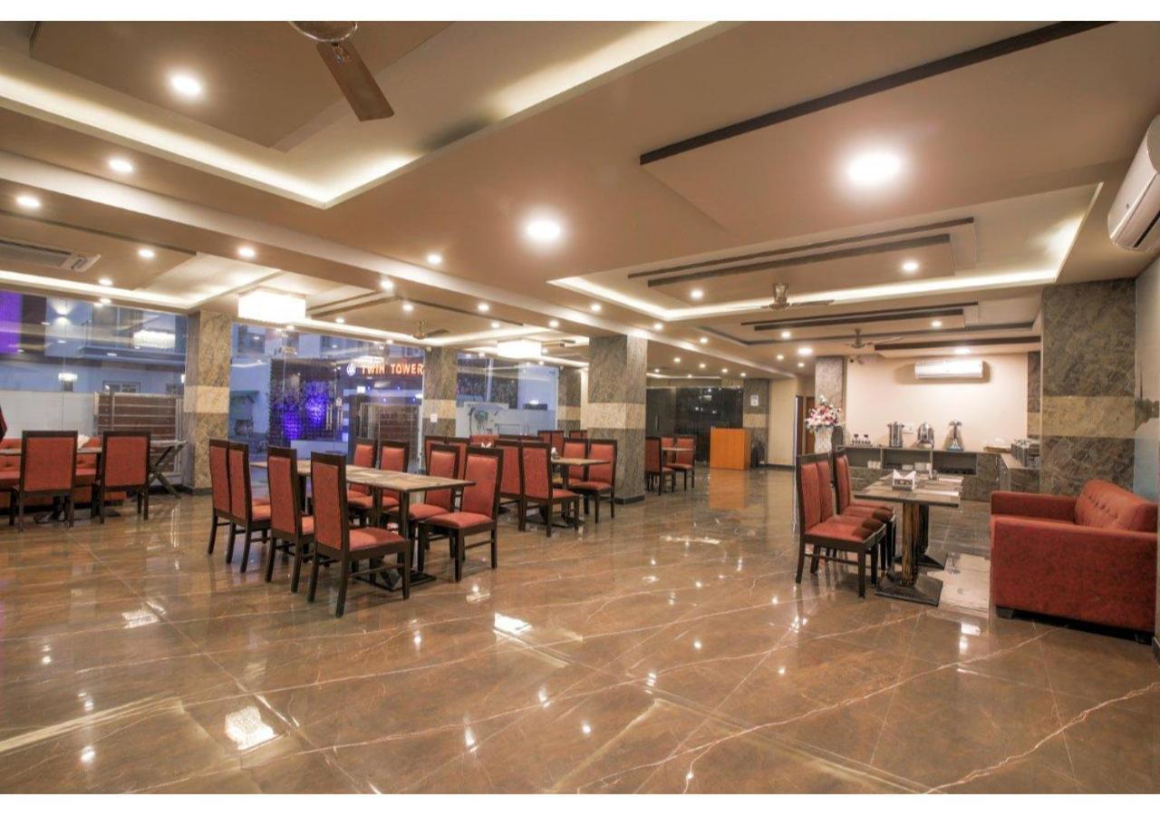 Kusum House Panzió Greater Noida Kültér fotó