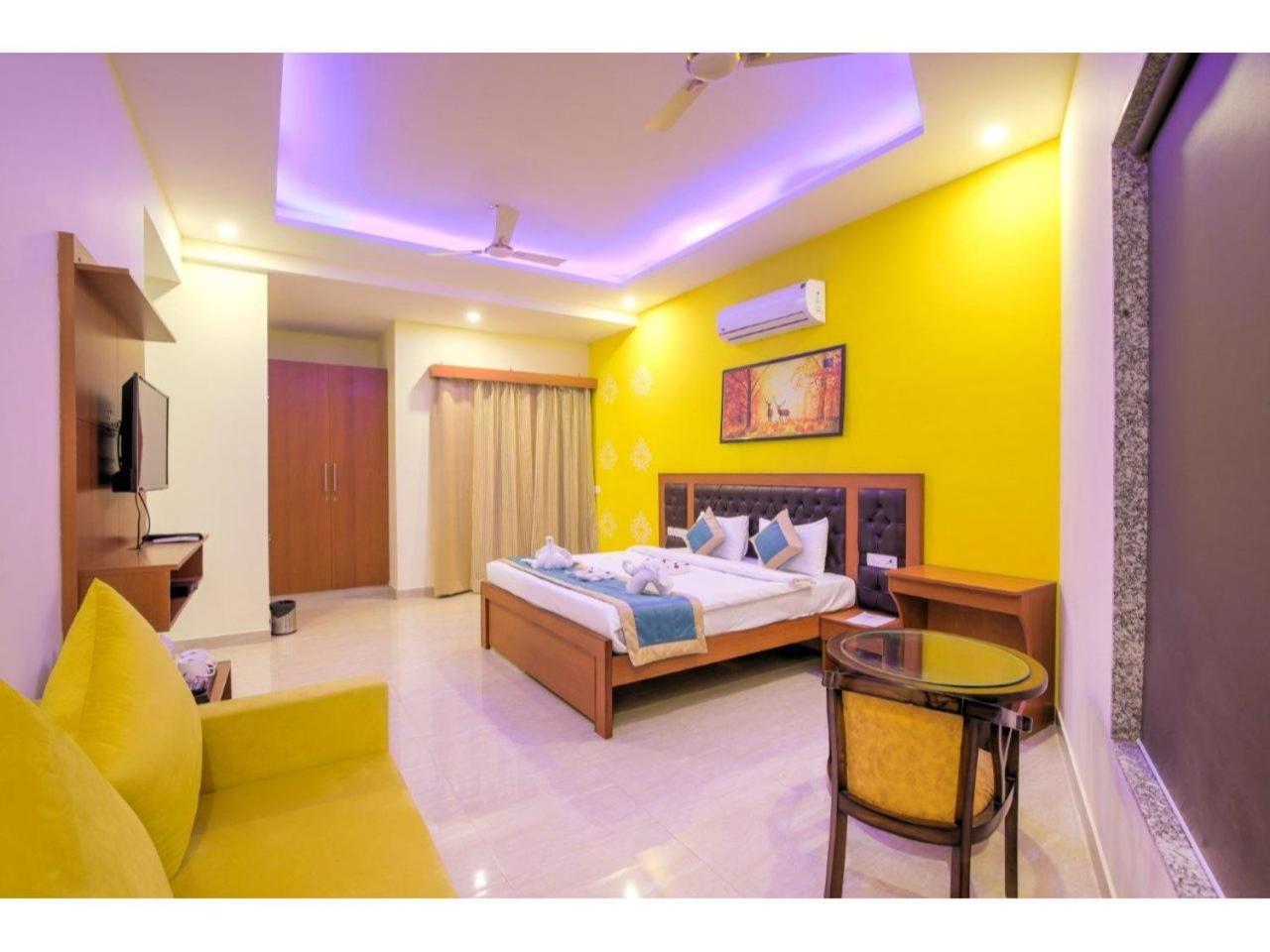 Kusum House Panzió Greater Noida Kültér fotó