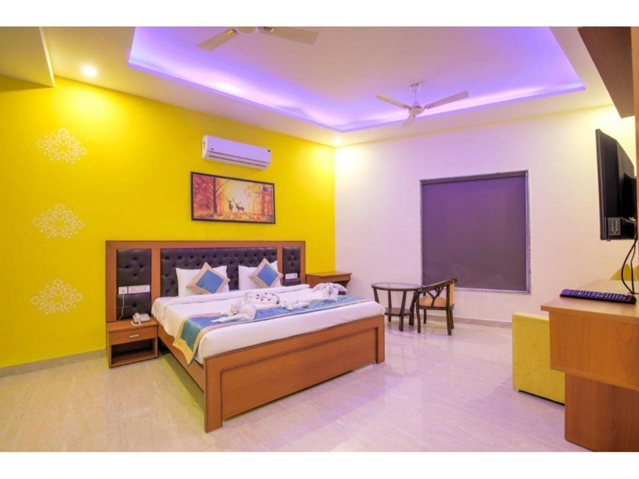 Kusum House Panzió Greater Noida Kültér fotó