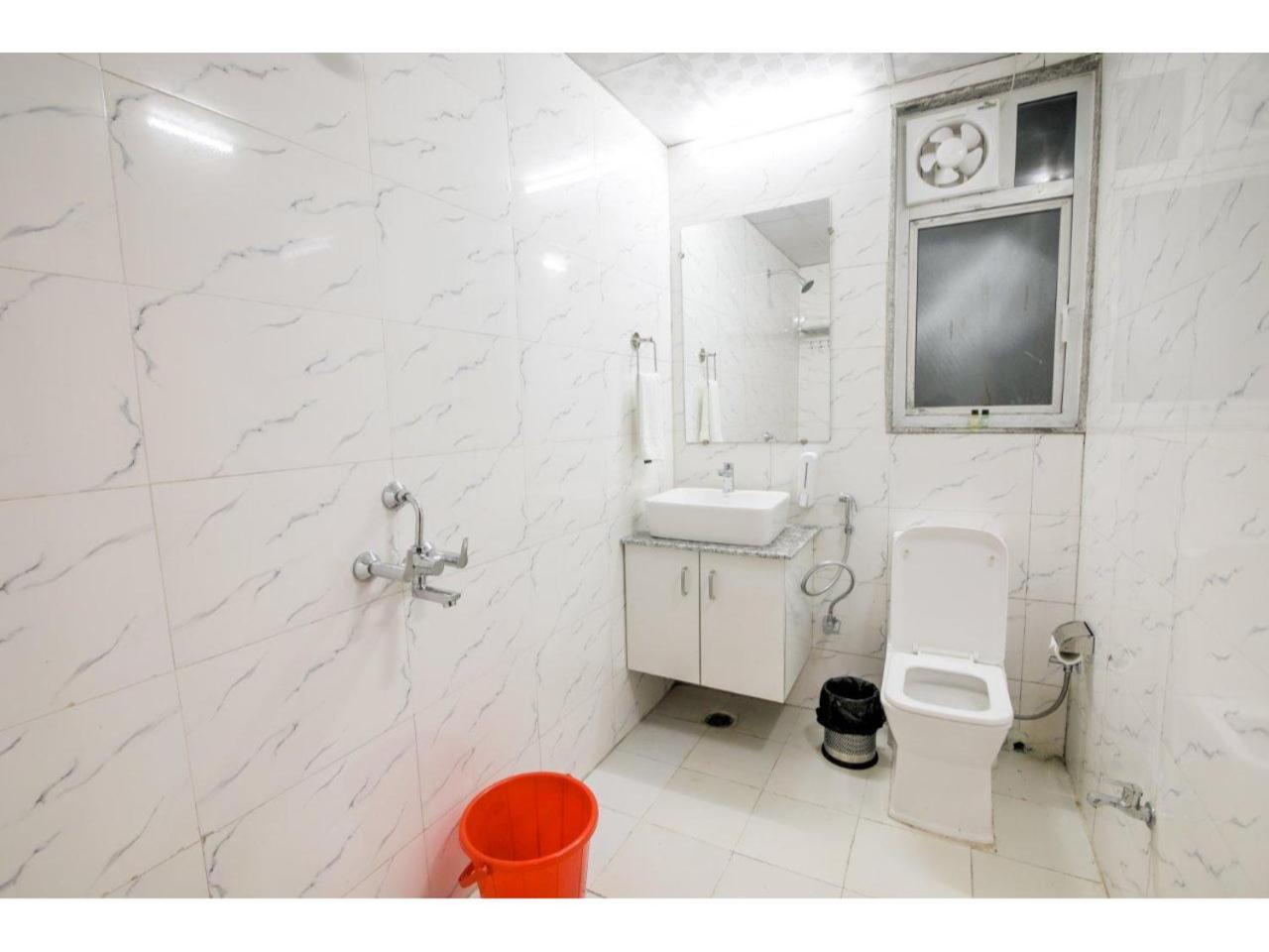 Kusum House Panzió Greater Noida Kültér fotó