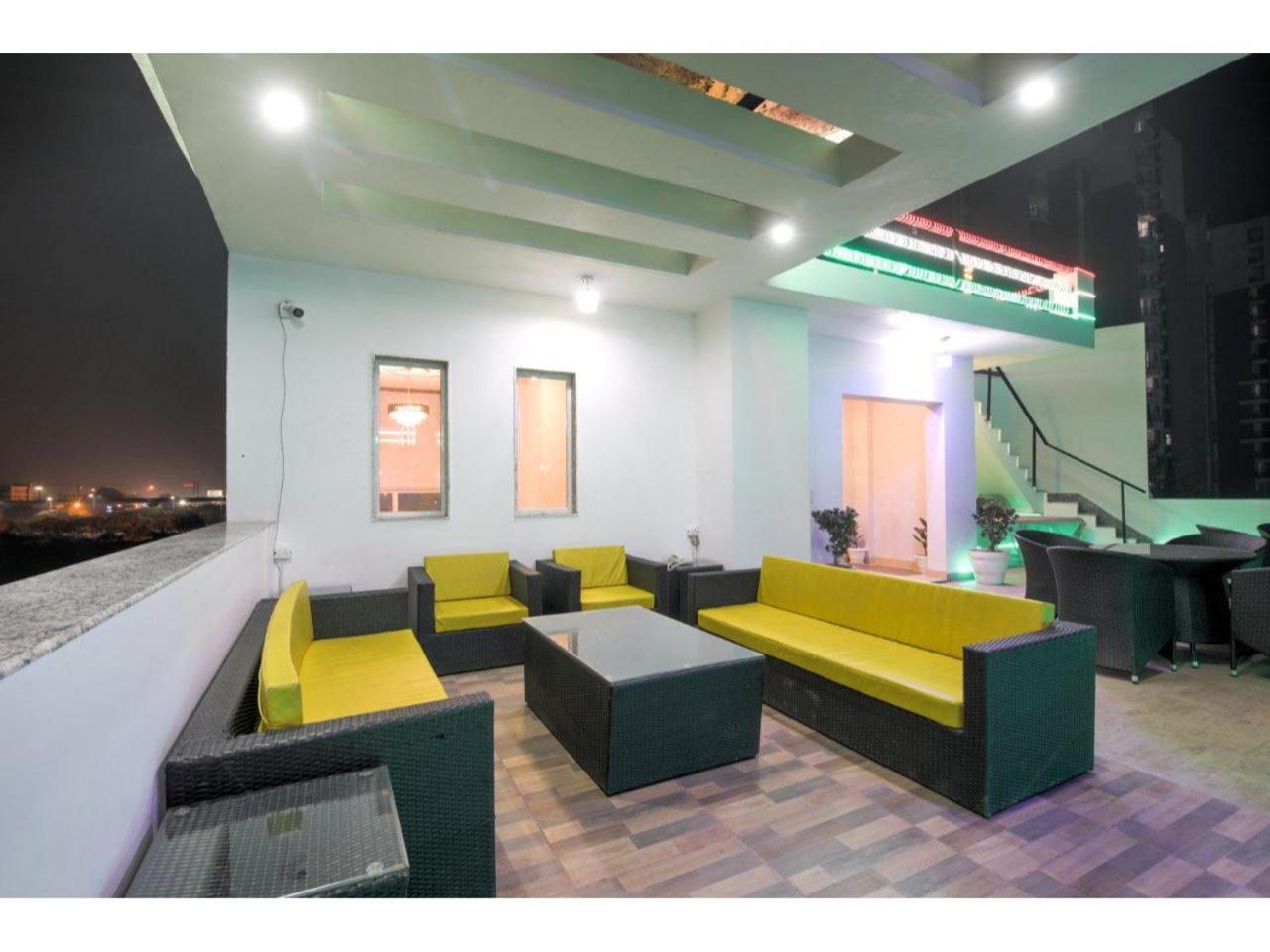 Kusum House Panzió Greater Noida Kültér fotó
