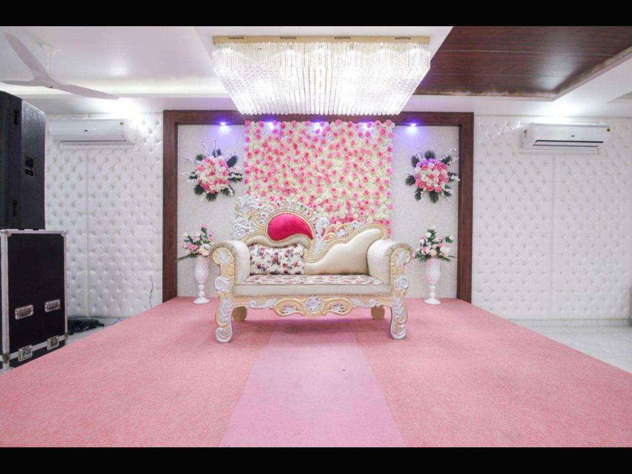 Kusum House Panzió Greater Noida Kültér fotó