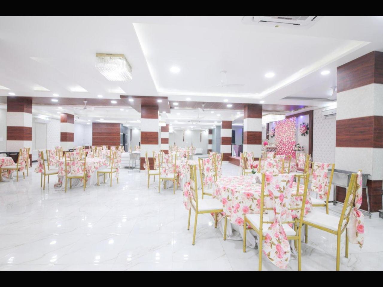 Kusum House Panzió Greater Noida Kültér fotó